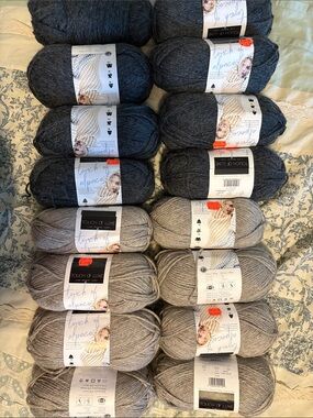 Touch of Luxe Alpaca Yarn Skeins - Dark Charcoal & Light Gray